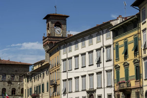 Pescia, Toscana: historiska byggnader — Stockfoto