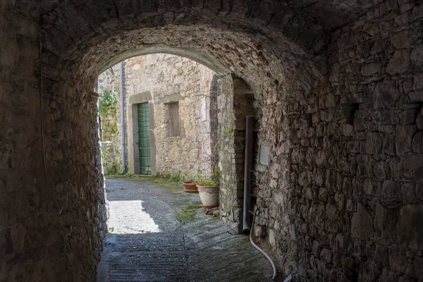 Tenerano, Lunigiana, Toskana'daki tarihi köy — Stok fotoğraf