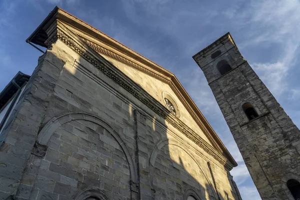 Castelnuovo di Garfagnana, Ιταλία, ιστορική εκκλησία — Φωτογραφία Αρχείου