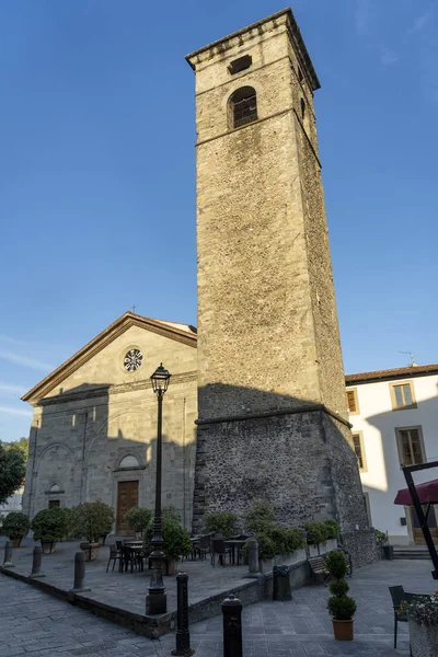 Castelnuovo di Garfagnana, İtalya, tarihi kilise