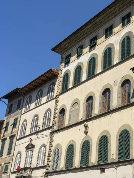 Pescia, Toskánsko: historické budovy — Stock fotografie