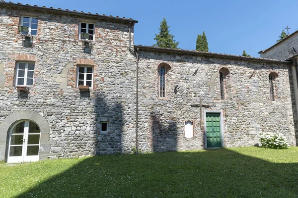 Chiesa medievale di Diecimo, Lucca — Foto Stock