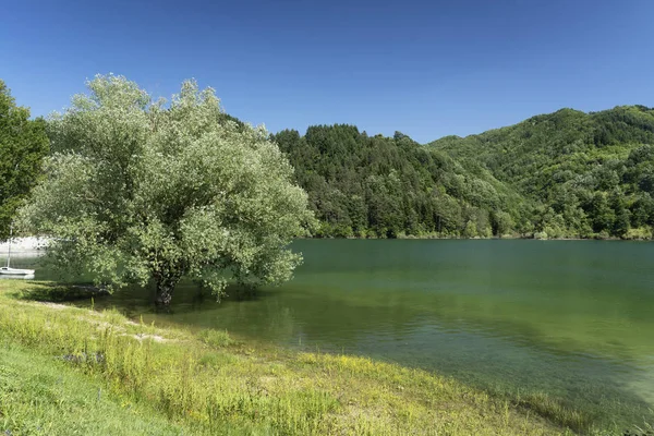 Gramolazzo Gölü, Toskana — Stok fotoğraf