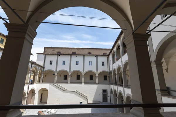 Claustro de la iglesia de San Domenico en San Miniato, Florencia — Foto de Stock