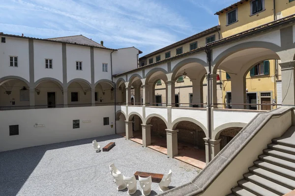 Claustro de la iglesia de San Domenico en San Miniato, Florencia — Foto de Stock