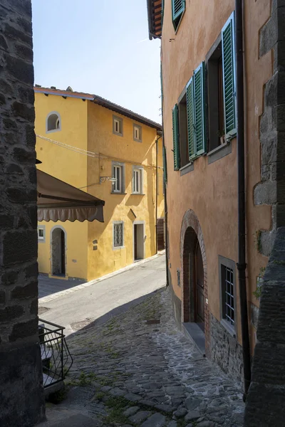 Uzzano, vieux village de Toscane — Photo