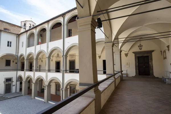 Claustro de la iglesia de San Domenico en San Miniato, Florencia — Foto de Stock