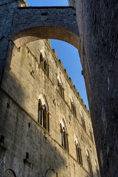 Volterra, middeleeuwse stad in Toscane — Stockfoto