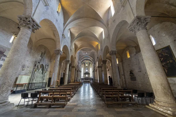 Massa Marittima, Toskania: średniowieczna Katedra, wnętrze — Zdjęcie stockowe