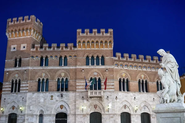 Grosseto, the cathedral square by night — Stock Photo, Image