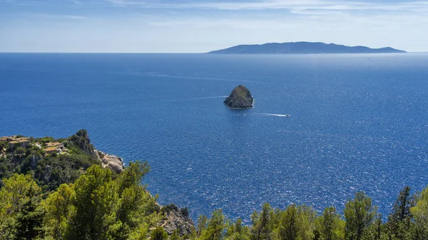 Monte Argentario, udde på Tirreno havet i Toscana — Stockfoto