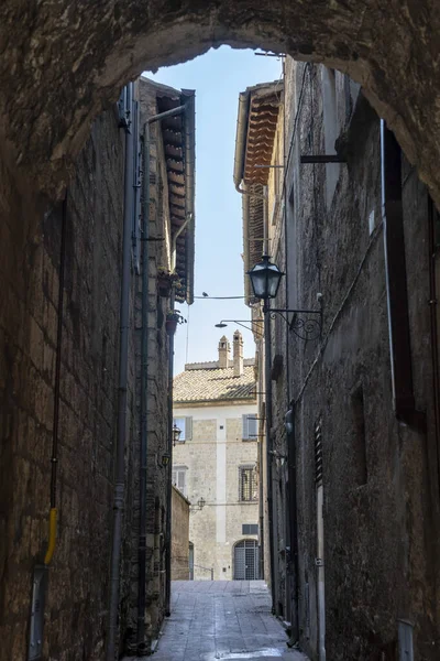 Tarquinia, Itália: cidade histórica — Fotografia de Stock