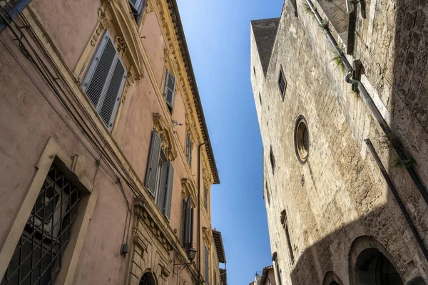 Tarquinia, Italië: historische stad — Stockfoto