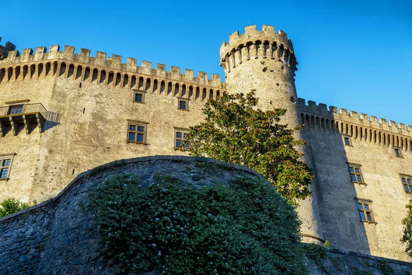 Bracciano, Roma: středověký hrad — Stock fotografie