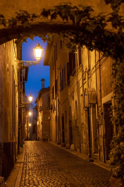 Monterotondo, Rzym: miasto nocą — Zdjęcie stockowe