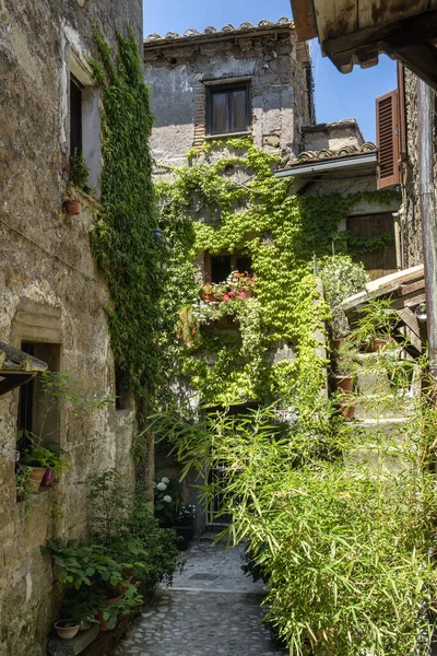 Calcata, historisches dorf in italien — Stockfoto