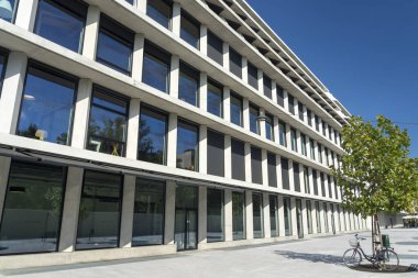 Milano 'daki Feltrinelli binası