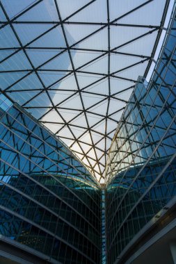 Milan, Lombardy, İtalya: Avrupa 'nın en büyük kapalı meydanı olan Palazzo Lombardia ve Piazza Citta di Lombardia olarak bilinen modern bina