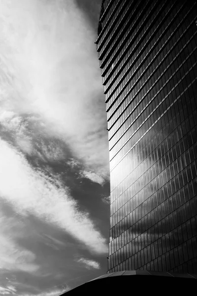 Милан Ломбардия Италия Современная Башня Libeskind Феллини Черное Белое — стоковое фото