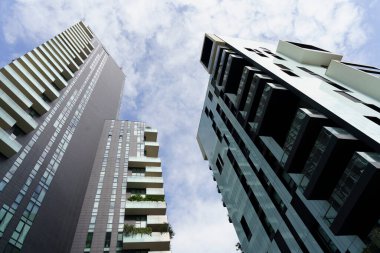 Milan, Lombardy, İtalya: Alvar Aalto Meydanı 'ndaki modern binalar. Torre Solaria, İtalya 'nın en yüksek yerleşim yeri.