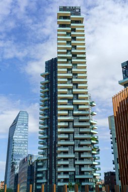 Milan, Lombardy, İtalya: Alvar Aalto Meydanı 'ndaki modern binalar. Torre Solaria, İtalya 'nın en yüksek yerleşim yeri.