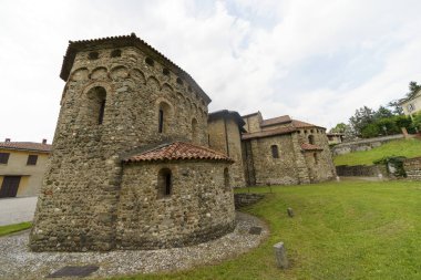 Agliate, Monza e Brianza, Lombardy, İtalya: Aziz Peter ve Paul Ortaçağ Kilisesi