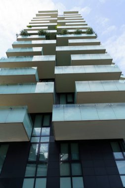 Milan, Lombardy, İtalya: Alvar Aalto Meydanı 'ndaki modern binalar. Torre Solaria, İtalya 'nın en yüksek yerleşim yeri.