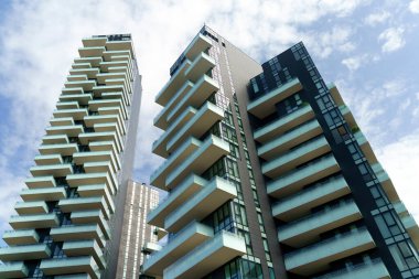 Milan, Lombardy, İtalya: Alvar Aalto Meydanı 'ndaki modern binalar. Torre Solaria, İtalya 'nın en yüksek yerleşim yeri.