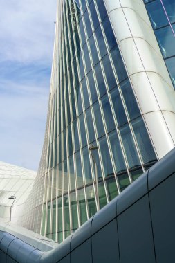 Milan, Lombardiya, İtalya: Şehir yaşamındaki modern Hadid binaları