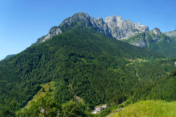 Paisagem Montanhosa Verão Longo Estrada Para Vivione Pass Bergamo Lombardia — Fotografia de Stock