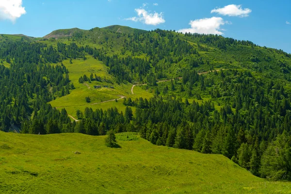 Paisagem Montanhosa Longo Estrada Para Crocedomini Passar Província Bréscia Lombardia — Fotografia de Stock