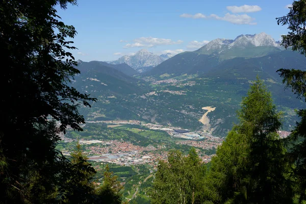 Vista Breno Brescia Lombardia Itália Estrada Para Crocedomini Passar Verão — Fotografia de Stock