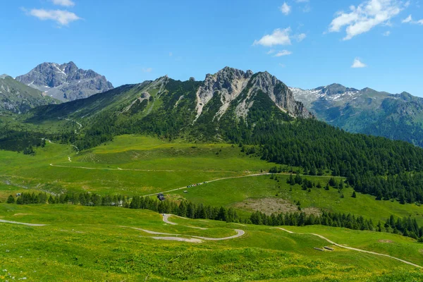 Berglandschap Langs Weg Naar Crocedomini Pas Provincie Brescia Lombardije Italië — Stockfoto