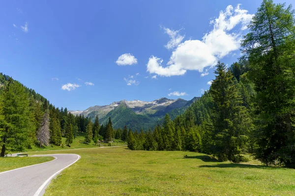 Paisagem Montanhosa Longo Estrada Para Crocedomini Passar Província Bréscia Lombardia — Fotografia de Stock