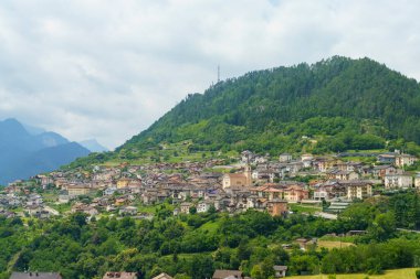 Telve 'nin Evleri, Trento eyaletinin tarihi köyü, Trentino Alto Adige, İtalya, yazın