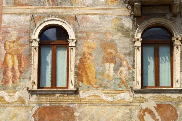 Trento Trentino Alto Adige Włochy Malowana Fasada Zabytkowych Budynków Placu — Zdjęcie stockowe
