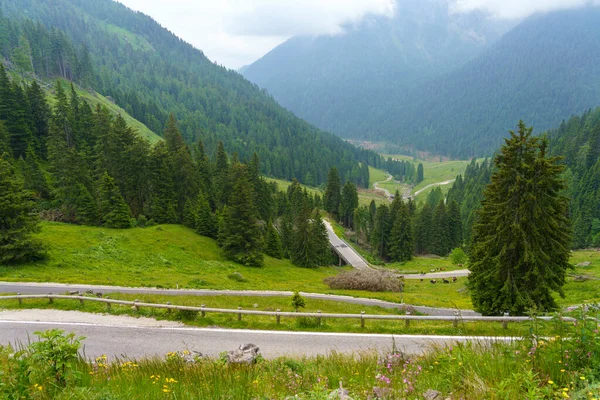 Paisagem Montanhosa Verão Longo Estrada Para Manghen Pass Trento Trentino — Fotografia de Stock
