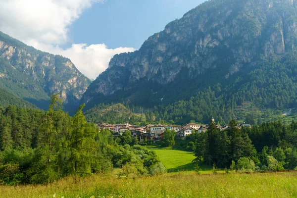 Paisagem Montanhosa Tesero Vale Fiemme Dolomitas Trentino Alto Adige Itália — Fotografia de Stock