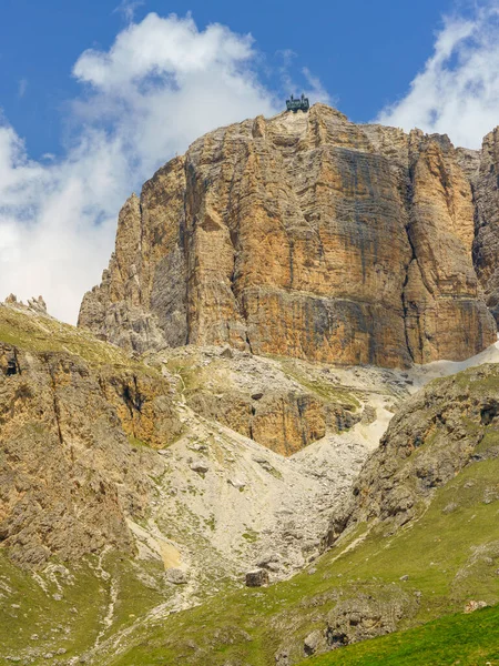 Yazın Pordoi Geçidi Boyunca Uzanan Dağ Manzarası Dolomitler Trentino Alto — Stok fotoğraf