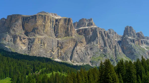 Paisagem Montanhosa Verão Longo Estrada Para Pordoi Pass Dolomites Trentino — Fotografia de Stock