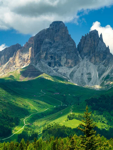 Yazın Pordoi Geçidi Boyunca Uzanan Dağ Manzarası Dolomitler Trentino Alto — Stok fotoğraf