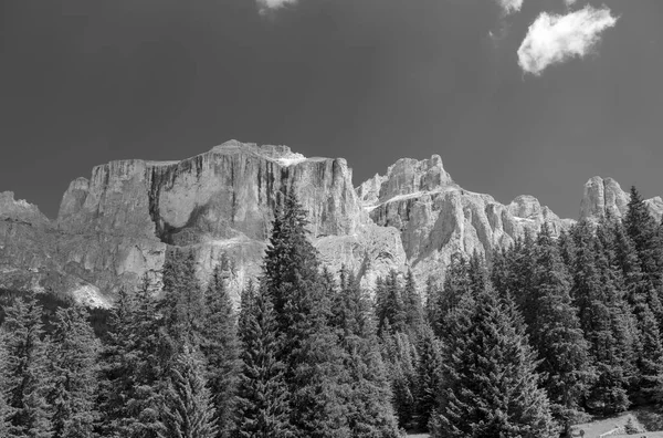 Paisaje Montaña Verano Largo Carretera Hacia Pordoi Pass Dolomitas Trentino —  Fotos de Stock