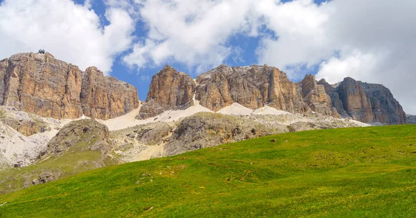 Paisaje Montaña Verano Largo Del Camino Hacia Pordoi Pass Dolomitas — Foto de Stock