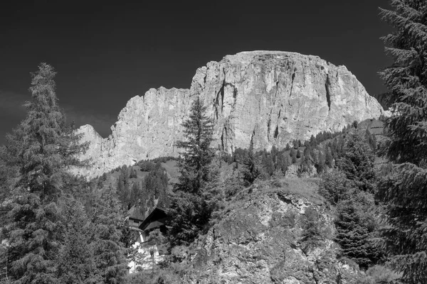 Paisaje Montaña Verano Largo Carretera Paso Gardena Dolomitas Provincia Bolzano —  Fotos de Stock