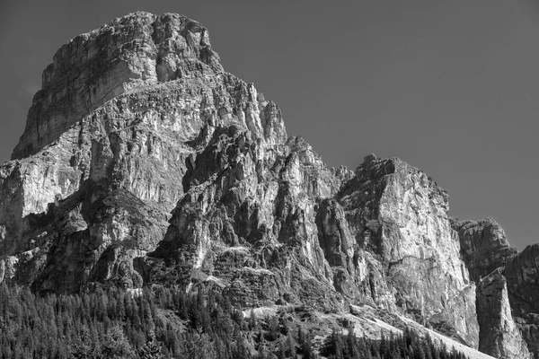 Paisaje Montaña Verano Largo Carretera Paso Gardena Dolomitas Provincia Bolzano —  Fotos de Stock
