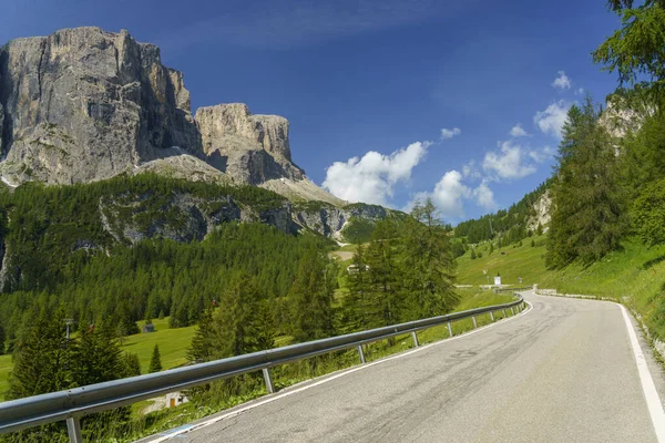 Horská Krajina Létě Podél Silnice Průsmyku Gardena Dolomity Provincie Bolzano — Stock fotografie