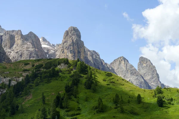 Paisagem Montanhosa Verão Longo Estrada Para Gardena Pass Dolomites Província — Fotografia de Stock