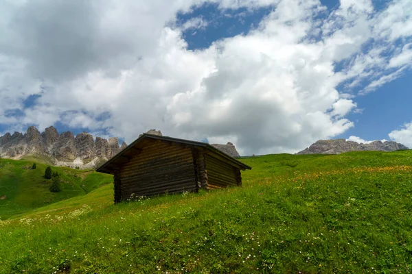 Paisaje Montaña Verano Largo Del Camino Paso Gardena Dolomitas Provincia — Foto de Stock