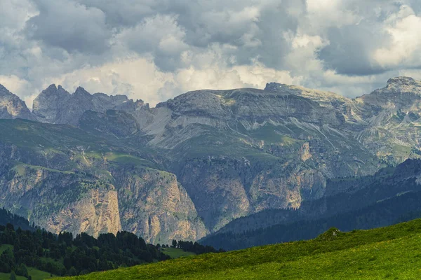 Paisaje Montaña Verano Largo Del Camino Hacia Paso Sella Dolomitas —  Fotos de Stock