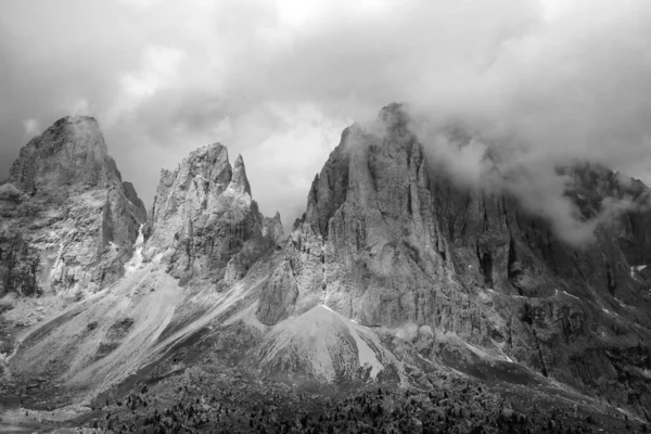 Paisaje Montaña Verano Largo Del Camino Hacia Paso Sella Dolomitas —  Fotos de Stock